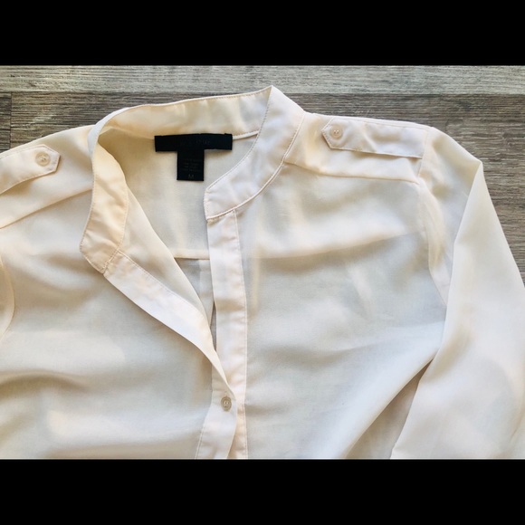 Button up blouse - Picture 2 of 3